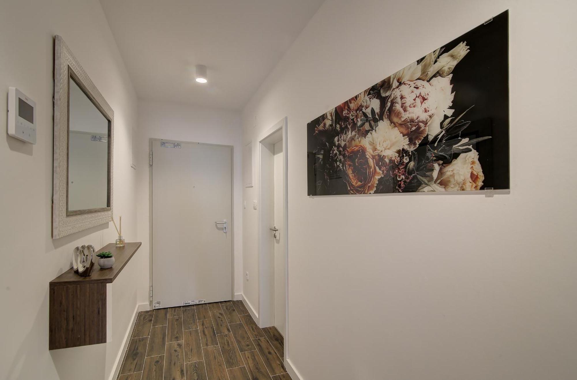 Brand New Apartment In Дубровник Екстериор снимка